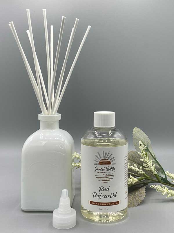 White Reed Diffuser w/ White Reeds - Mandarin Vanilla